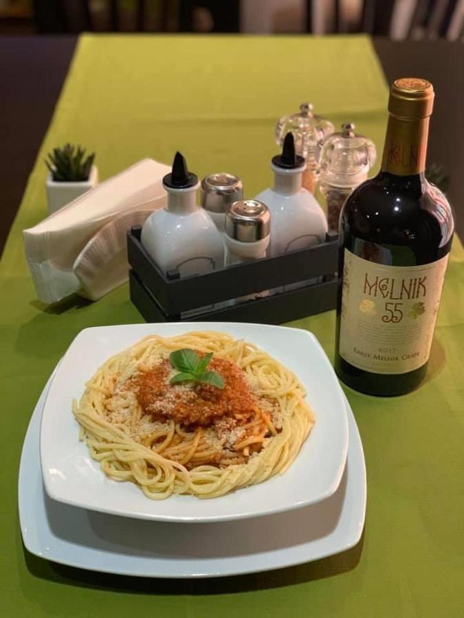 卢克索酒店 梅尔尼克 外观 照片
